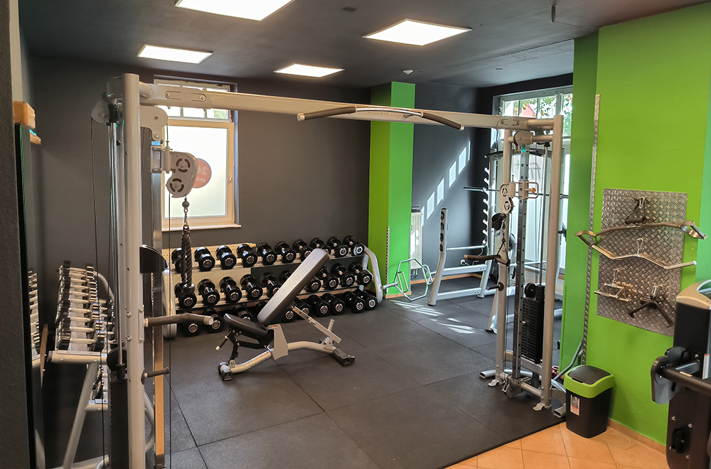 fitplus Fitnessstudio Kuehlungsborn Freihantelbereich