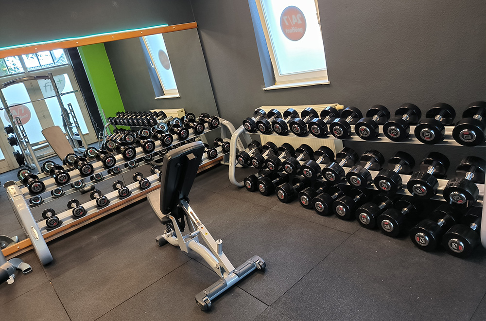 fitplus Fitnessstudio Kuehlungsborn Kurzhanteln